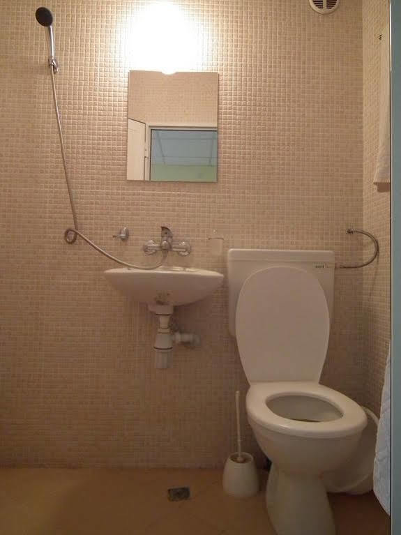 Guest House Bedrock ベログラドチク エクステリア 写真