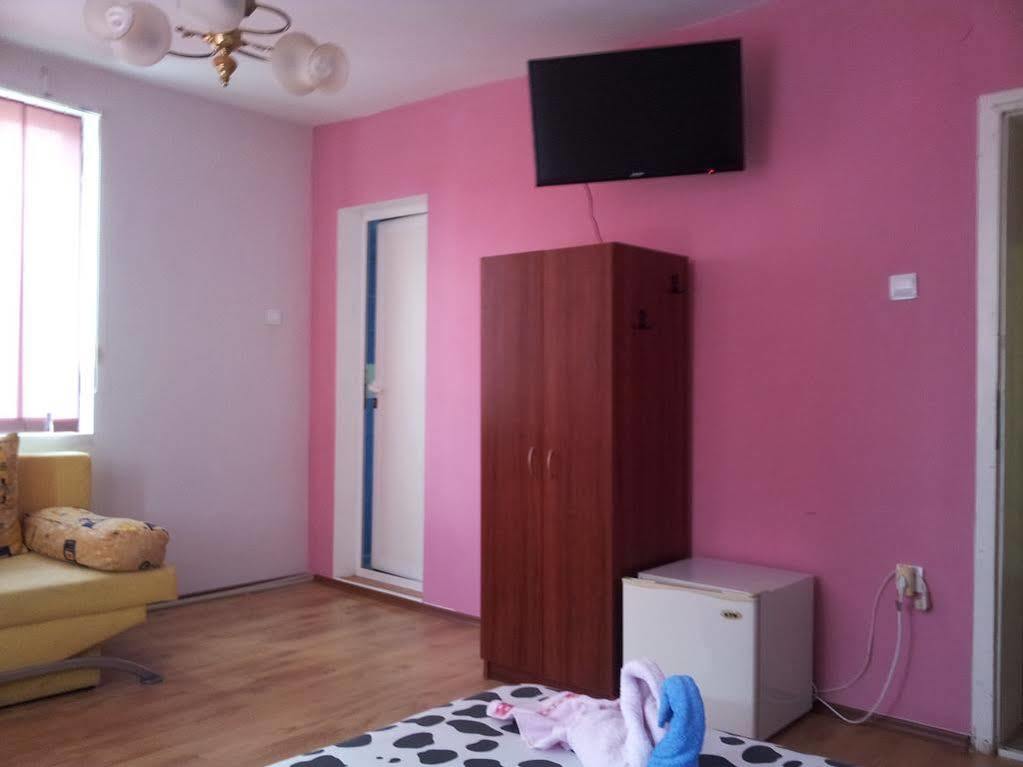 Guest House Bedrock ベログラドチク エクステリア 写真