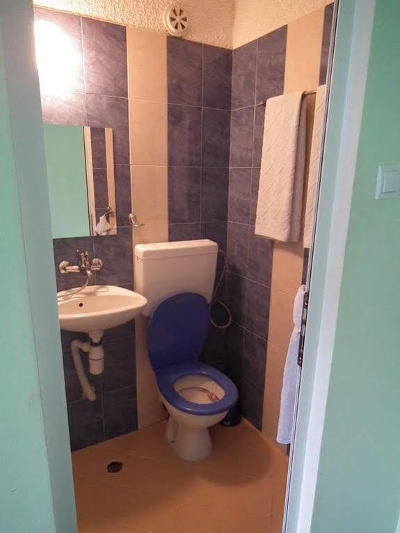 Guest House Bedrock ベログラドチク エクステリア 写真