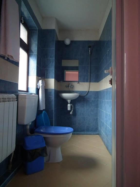 Guest House Bedrock ベログラドチク エクステリア 写真