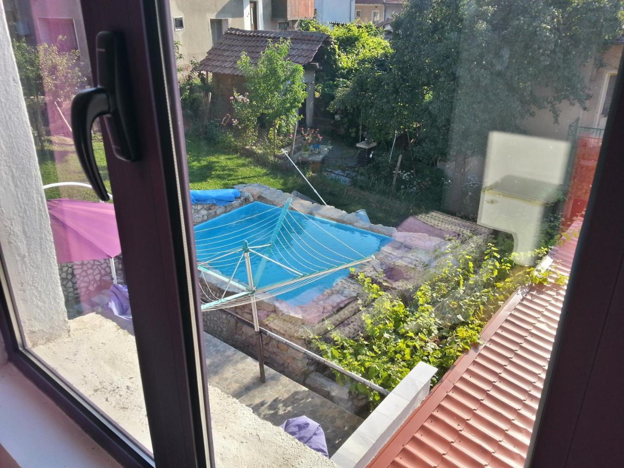 Guest House Bedrock ベログラドチク エクステリア 写真